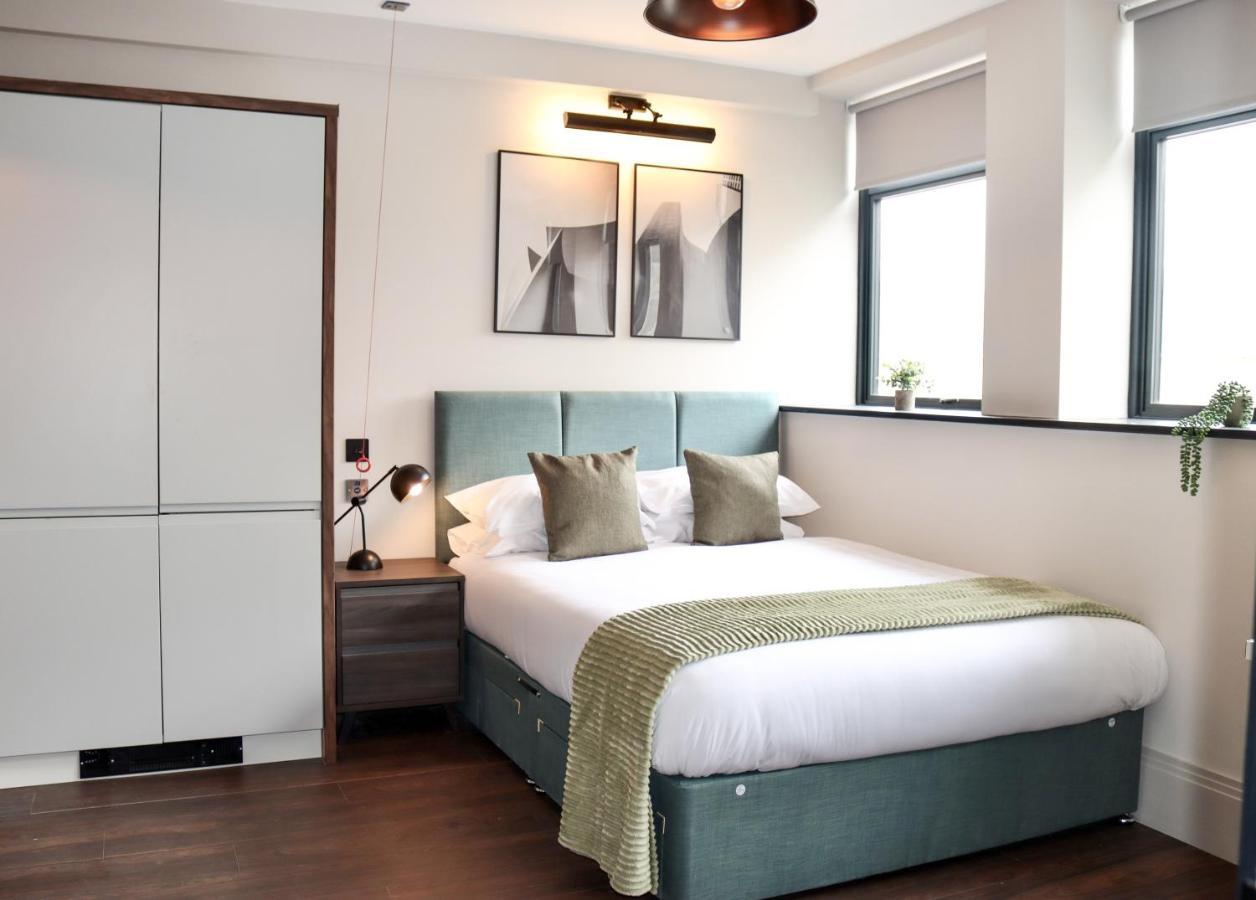 Vive Hotel Hastings Kültér fotó