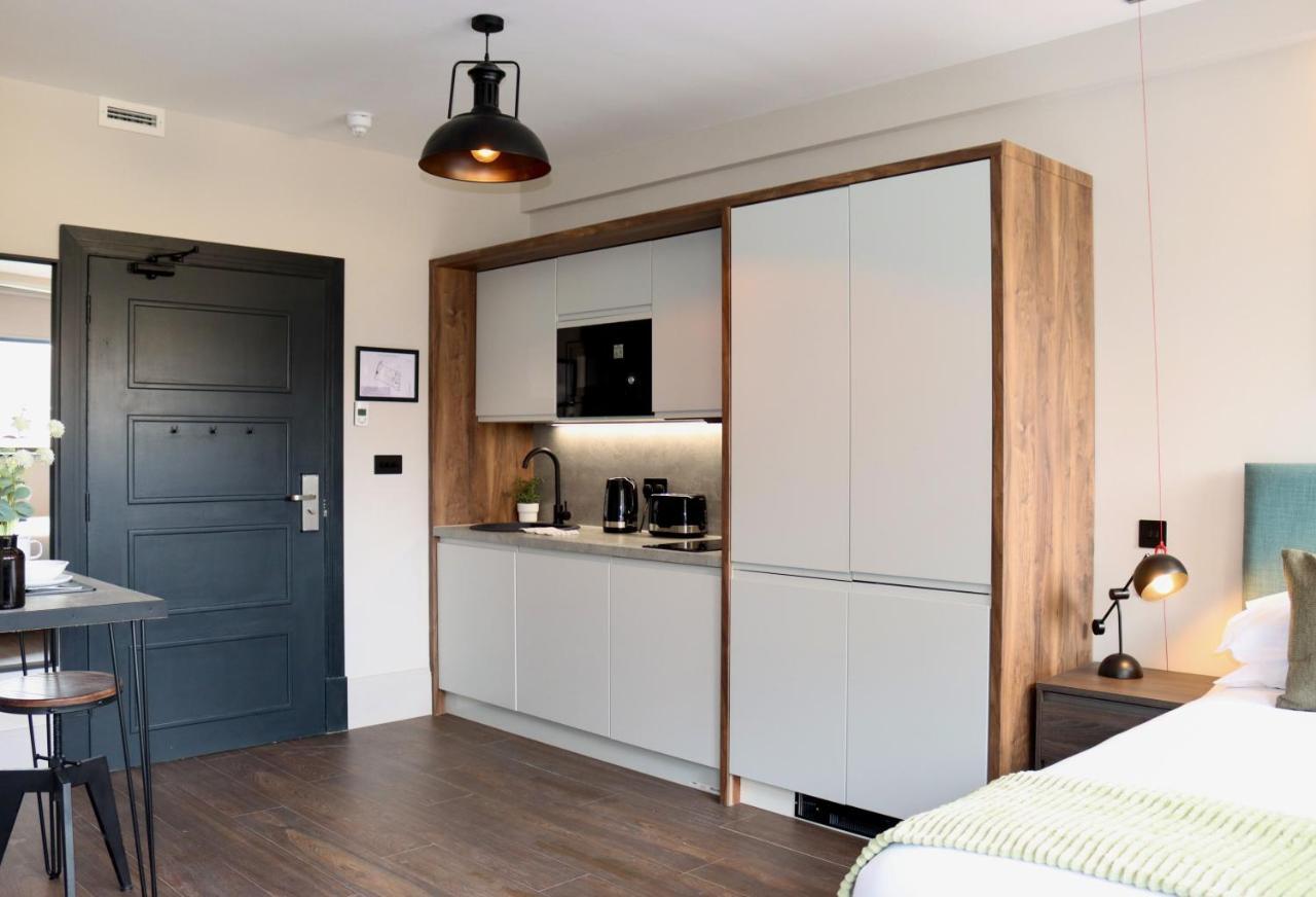 Vive Hotel Hastings Kültér fotó
