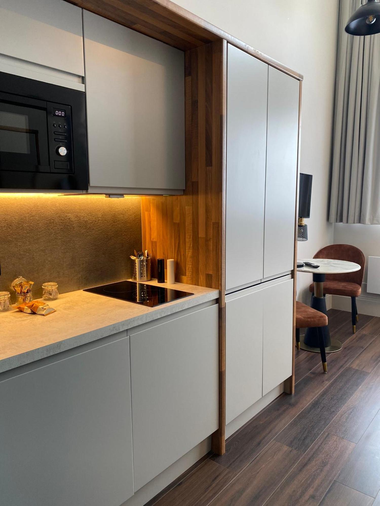 Vive Hotel Hastings Kültér fotó