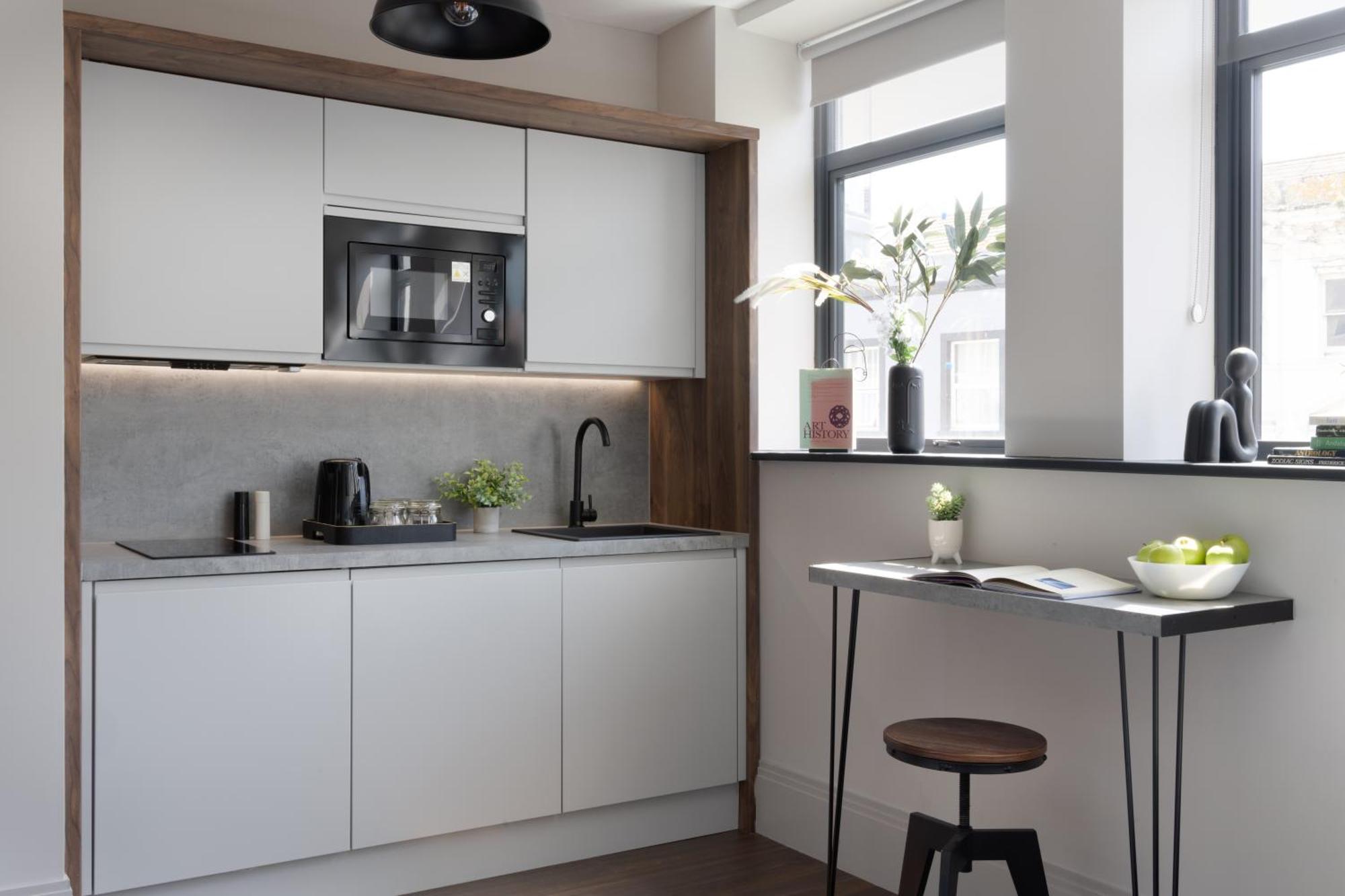 Vive Hotel Hastings Kültér fotó